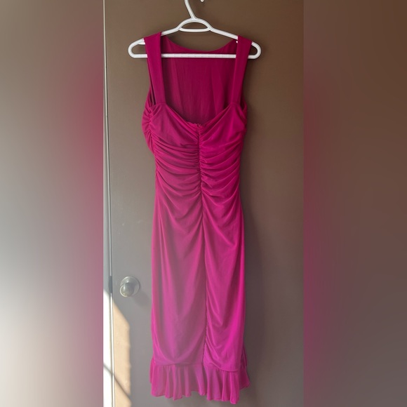 Pink dress - Picture 4 of 4